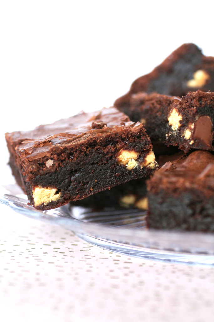 Geggjaðar Brownies - uppskrift á www.alltsaett.com